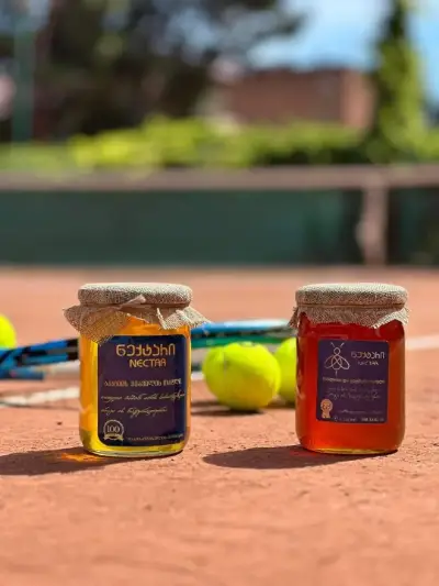 Natural honey and honeycomb