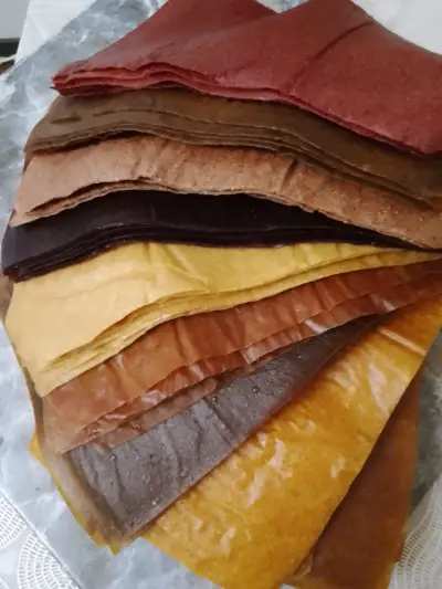 Tklapi (fruit leather) and dried fruit