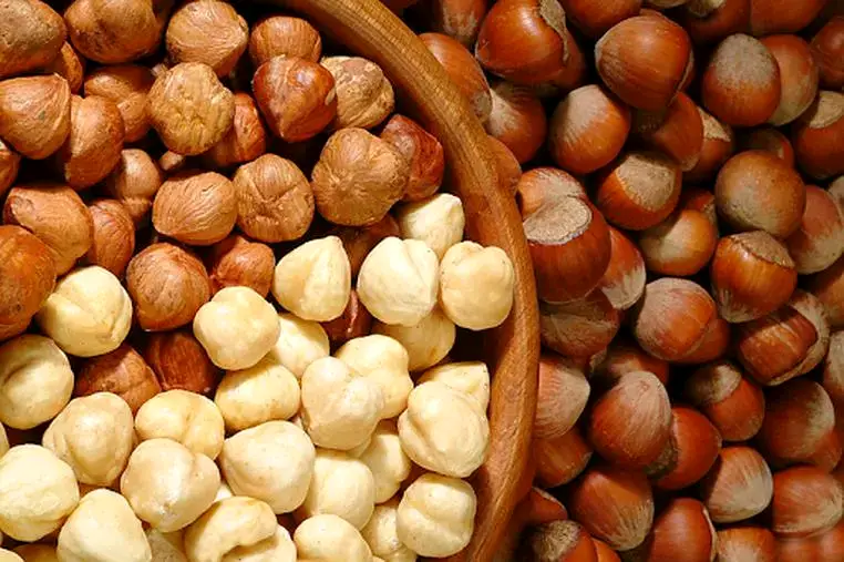 თხილი
